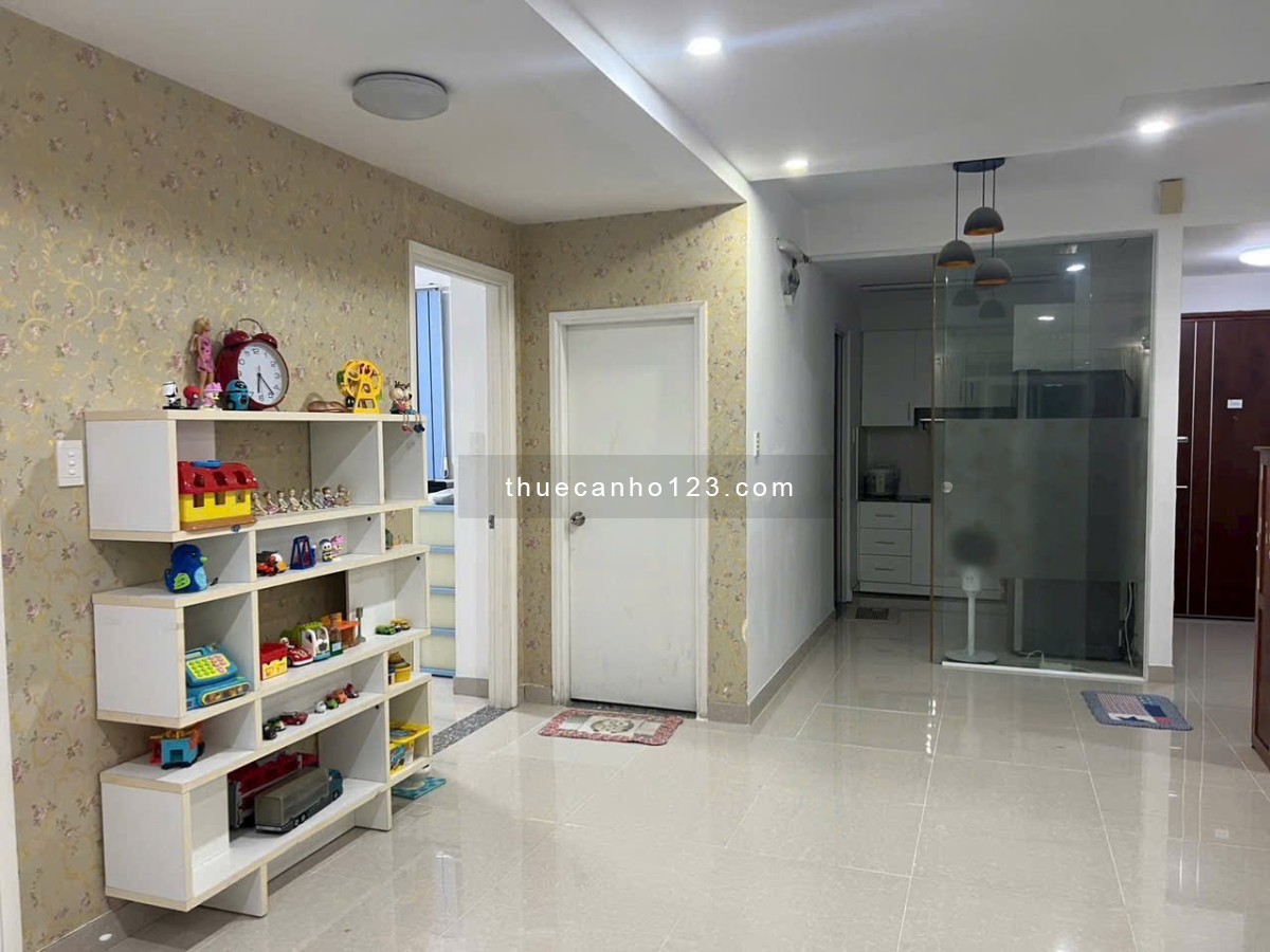 Diện tích 100m2 3pn2wc, có view ban công siêu đẹp, dàn phơi riêng, có hồ bơi và khu vui chơi