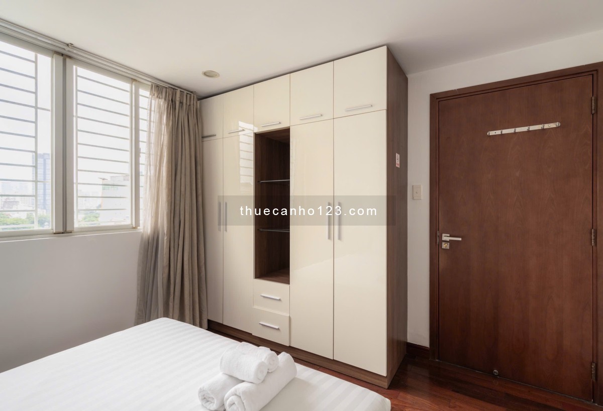 Cho thuê căn hộ mini 2 phòng ngủ nhà mặt tiền ban công siêu thoáng nội thất hiện đại, nhà mới 100%