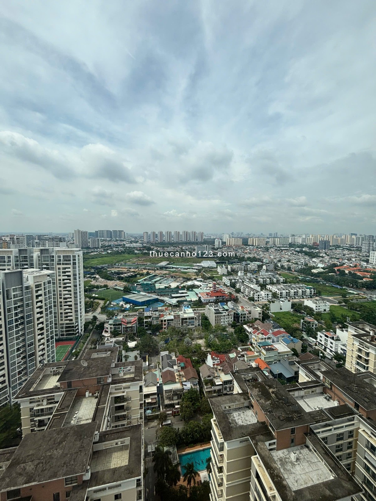 Cho thuê căn hộ Cantavil Premier Q2, DT 125m2, 3PN, lầu cao, ban công rộng, view đẹp . Giá 28tr/th.