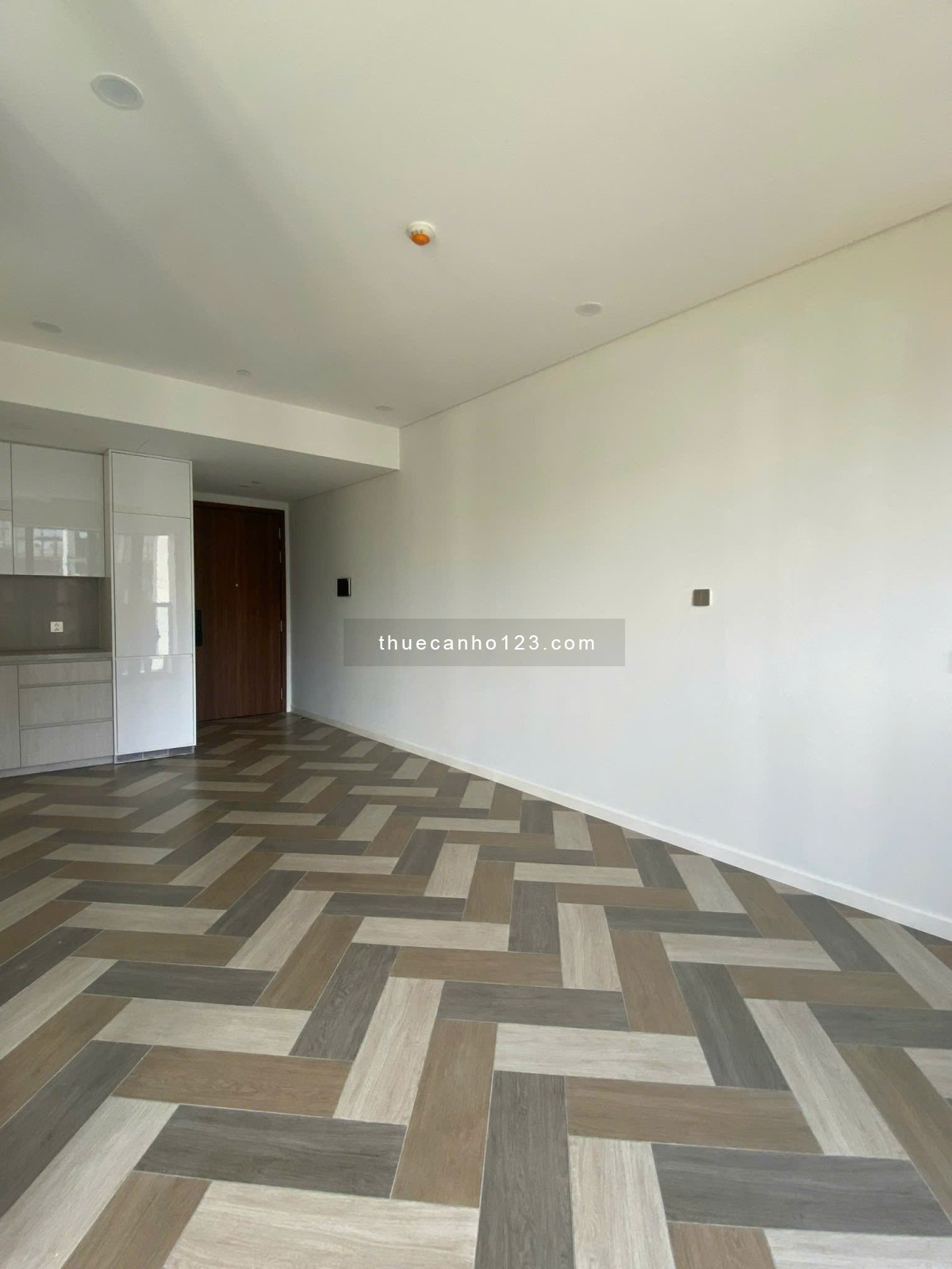 Ưu thế giá đẹp - 1PN Metropole Thủ Thiêm thuê 22 TRIỆU, căn góc gọi Hạnh