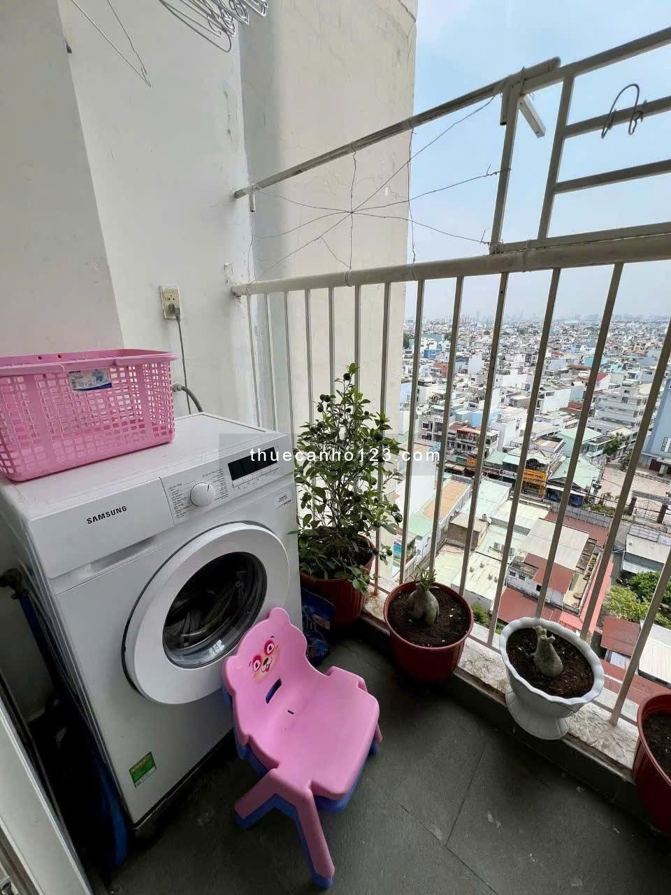 Chung cư D5, P25, Bình Thạnh: 3p ngủ, 110m2, giá 15tr, full nội thất