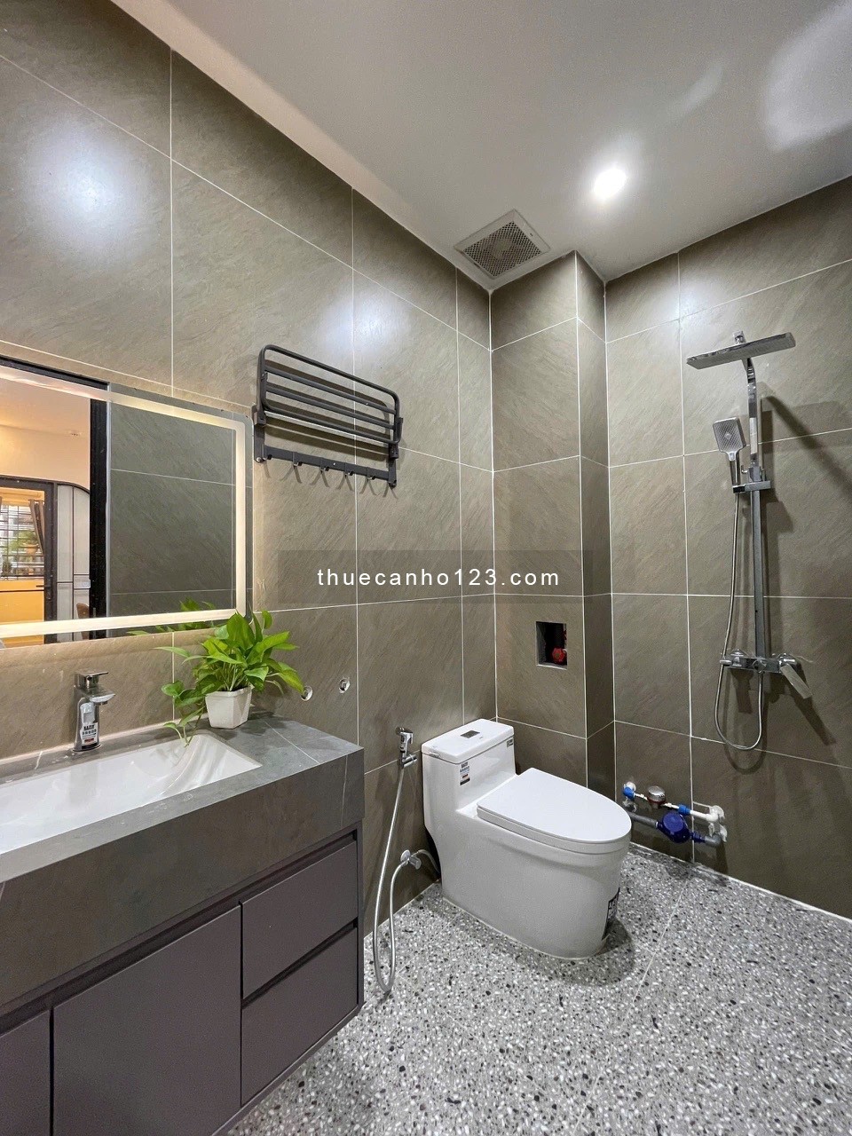 Căn hộ 1 phòng ngủ full nội thất ngay trung tâm Tân Bình