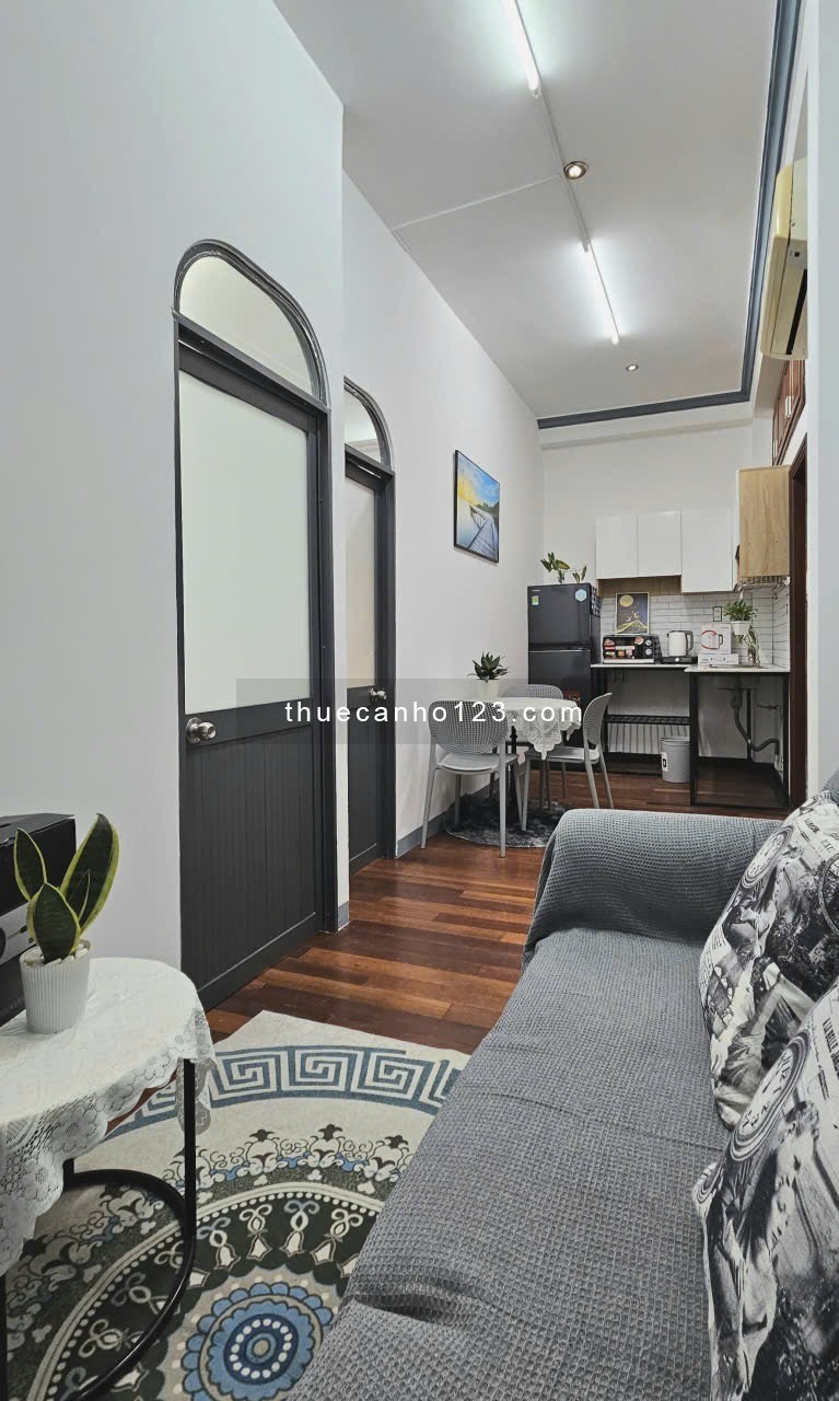 Cho thuê căn hộ 2 phòng ngủ Quận 3, rộng 50m2 - Gần Hai Bà Trưng giáp Quận 1