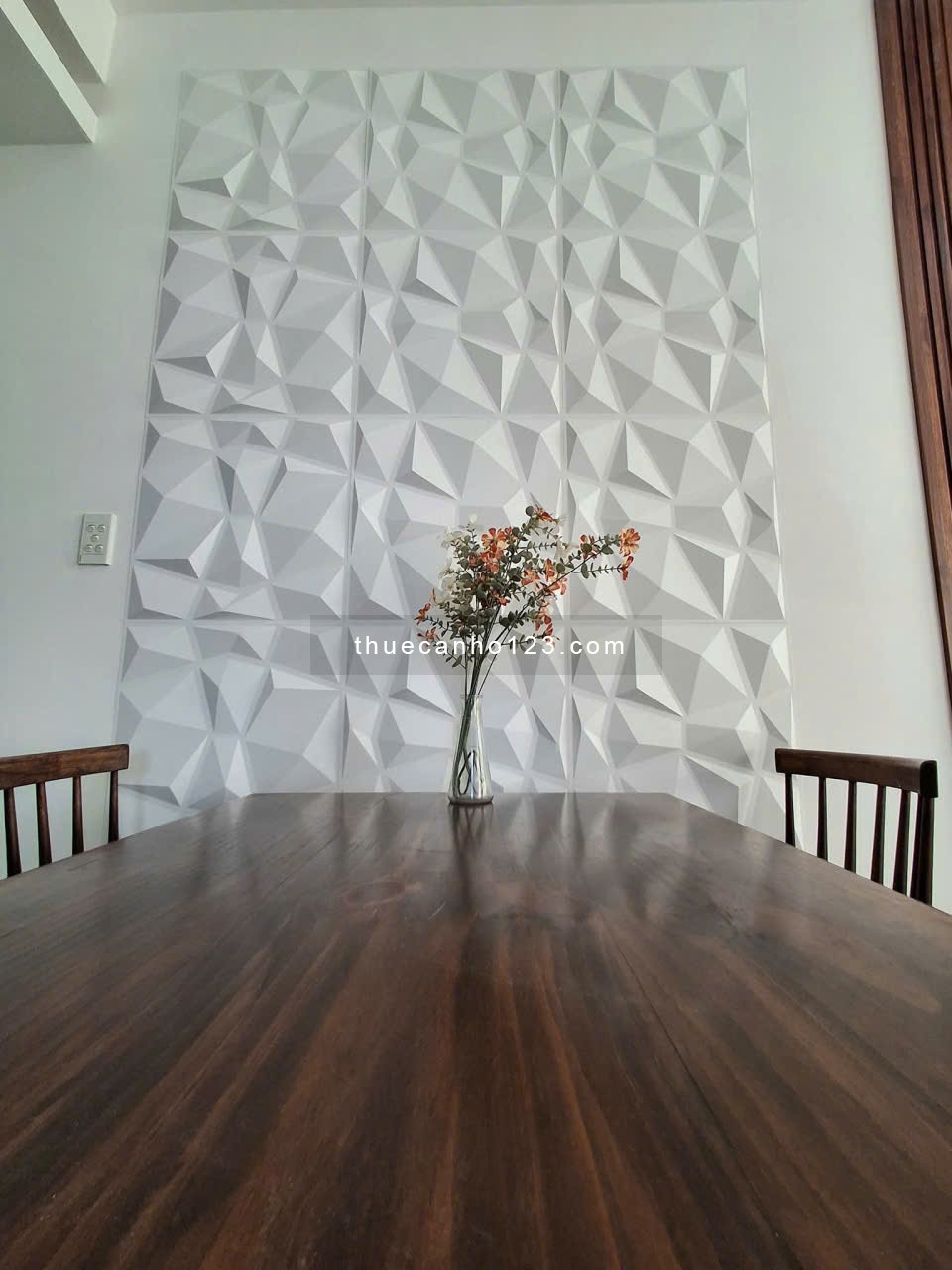 Chung cư Carillon 3, Hoàng Hoa Thám, TB: 65m2, 2p ngủ, nội thất, 12triệu