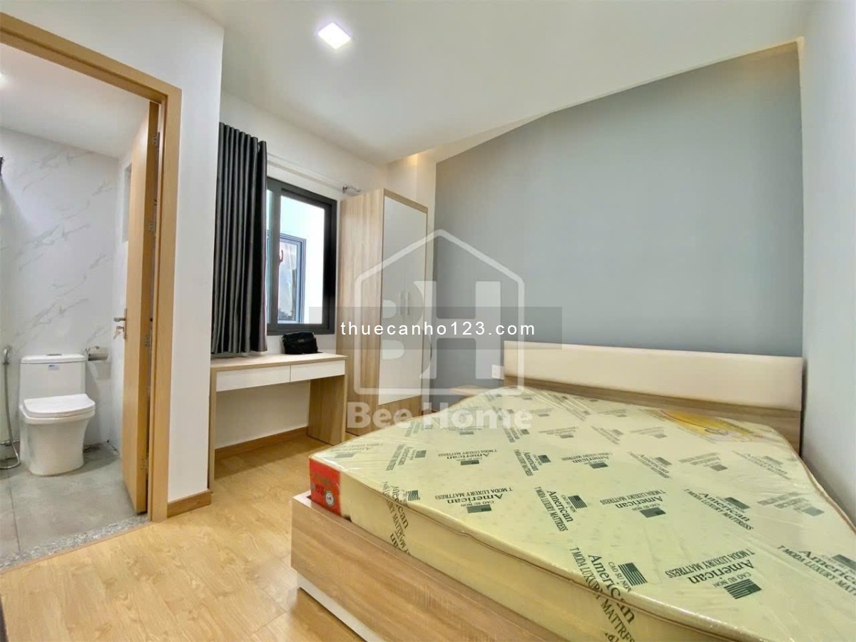 Căn Hộ 2 Phòng Ngủ 2 WC, Full Nội Thất, Giặt Riêng, Thang Máy, Bảo Vệ. Ngay Nguyễn Gia Trí, Hutech
