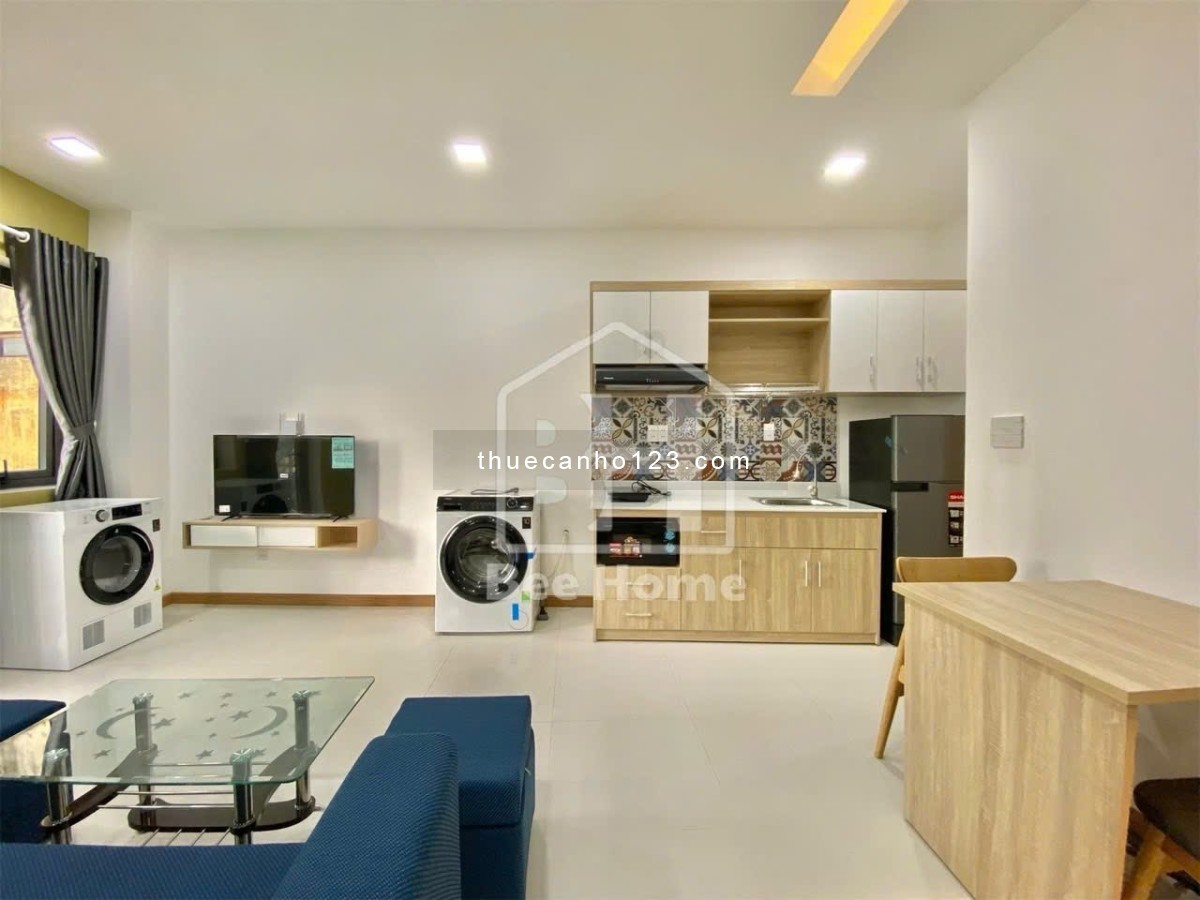 Căn Hộ 2 Phòng Ngủ 2 WC, Full Nội Thất, Giặt Riêng, Thang Máy, Bảo Vệ. Ngay Nguyễn Gia Trí, Hutech