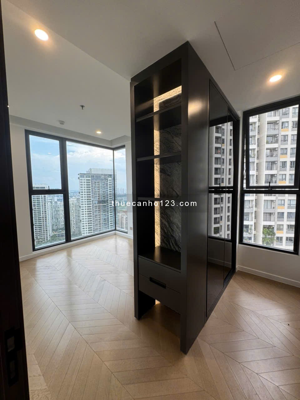 Căn góc, Thuê LUMIERE RIVERSIDE 2PN – 77m2 – NTCB 28 TRIỆU, Thảo Điền, quận 2