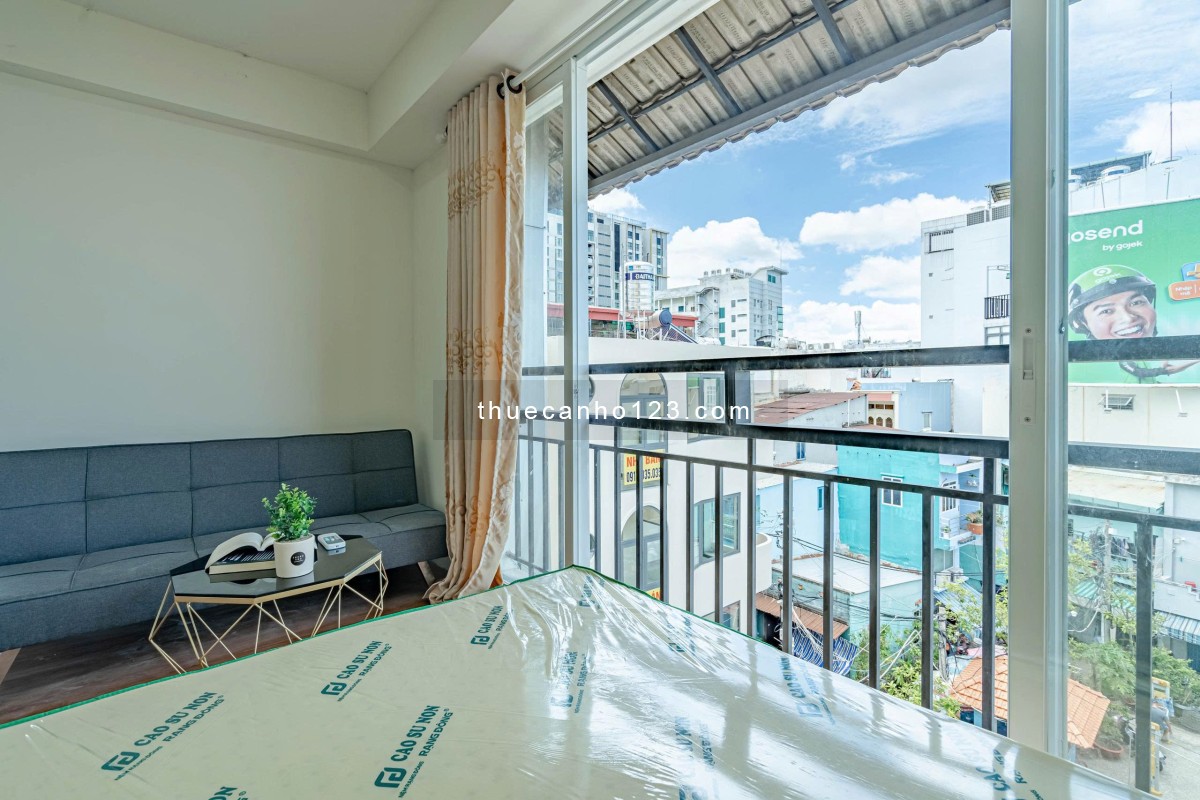 Phòng sinh viên quận 1, Diện tích 35m2, Ban Công Lớn - Gần ĐH Sư Phạm, Văn Lang, Hoa Sen