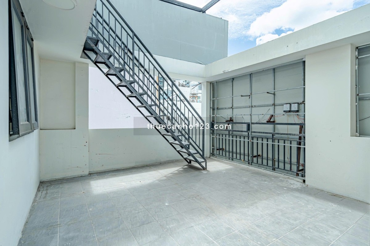 Phòng sinh viên quận 1, Diện tích 35m2, Ban Công Lớn - Gần ĐH Sư Phạm, Văn Lang, Hoa Sen