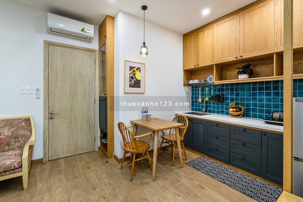 Căn Hộ Full nội thất cao cấp, tone gỗ cổ, ban công, thang máy, gần Landmark 81,Q1,Q3,XVNT,Ngô Tất Tố