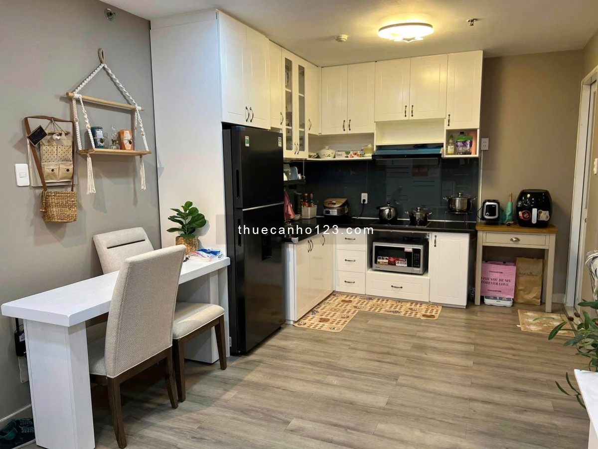 PN-Techcons, 47 Hoa Sứ, Phú Nhuận: 93m2, 18tr/tháng, 2PN, 2WC, Nội thất.