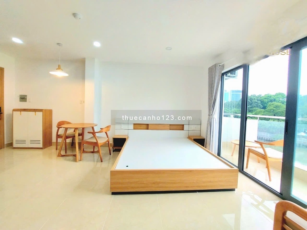Cho Thuê Căn Hộ Studio Ban Công Gần Cầu Thị Nghè View Sông Thoáng Mát