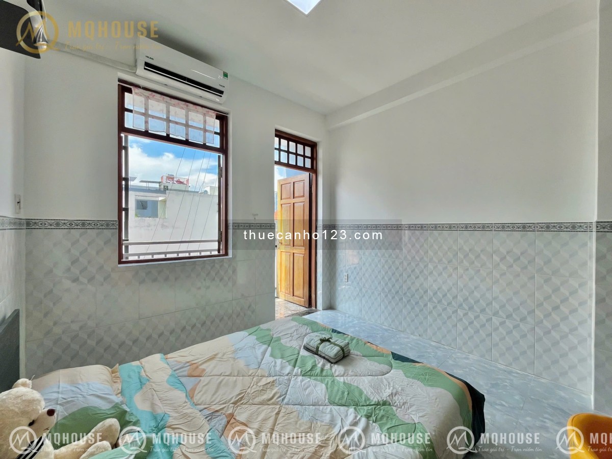 Cho thuê căn hộ Quận 3 đường Lê Văn Sỹ - Ban công, đầy đủ nội thất có thang máy