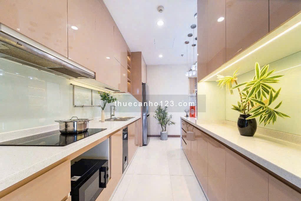 Căn hộ 3PN sang trọng tại Landmark – View thành phố rực rỡ về đêm, hướng mát đón hoàng hôn, nội thất