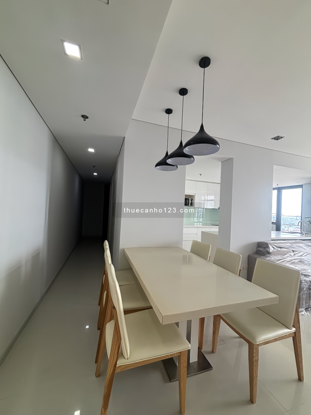 Cho thuê căn hộ ở Bình Thạnh 140m², 3PN, view Landmark, full nội thất