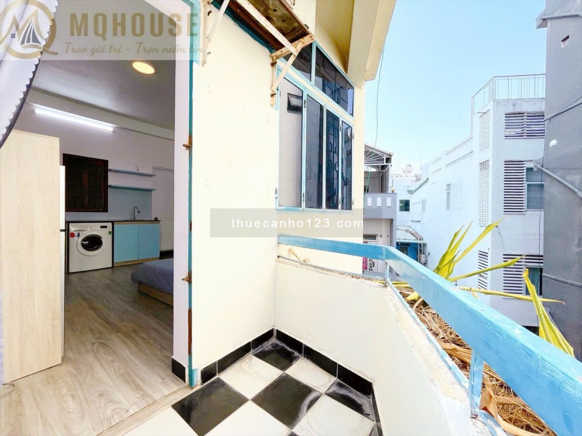 Cho thuê căn hộ dịch vụ ban công siêu rộng, máy giặt riêng Q1 - gần Đại học Kinh tế TP.HCM
