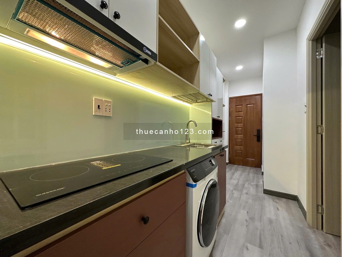 Cho thuê chung cư mini 2 phòng ngủ ngay CC Hà Đô, giá siêu rẻ, ban công mặt tiền đường 3/2, Quận 10