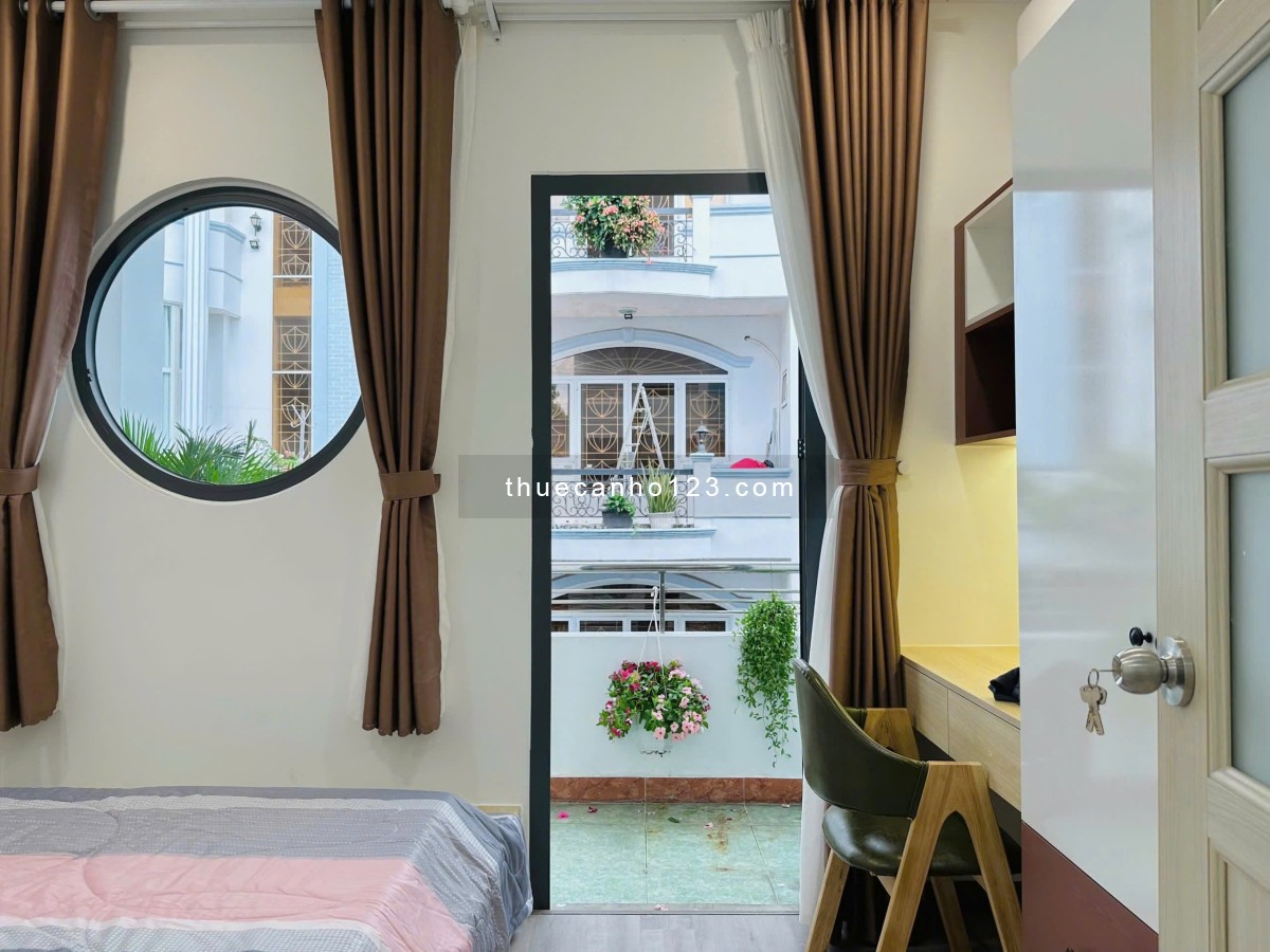 Cho thuê chung cư mini 2 phòng ngủ ngay CC Hà Đô, giá siêu rẻ, ban công mặt tiền đường 3/2, Quận 10