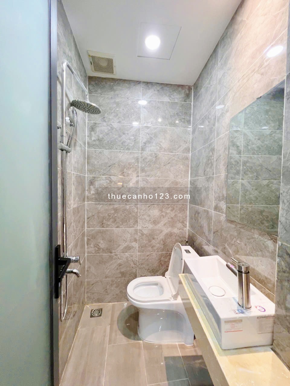 Cho thuê căn hộ phường 5 - Full nội thất gần chợ Hoàng Hoa Thám - Thuận tiện di chuyển Phú Nhuận