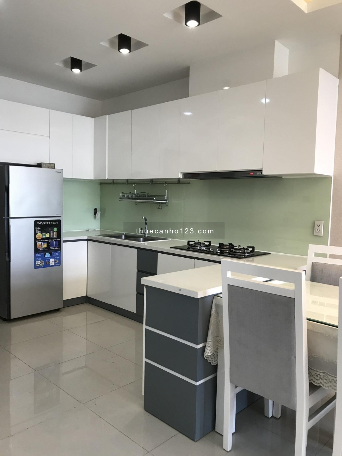 C/c Mỹ Vinh, Nguyễn T Minh Khai, Quận 3: 85m2, 2p ngủ, NTCb, 15tr/th