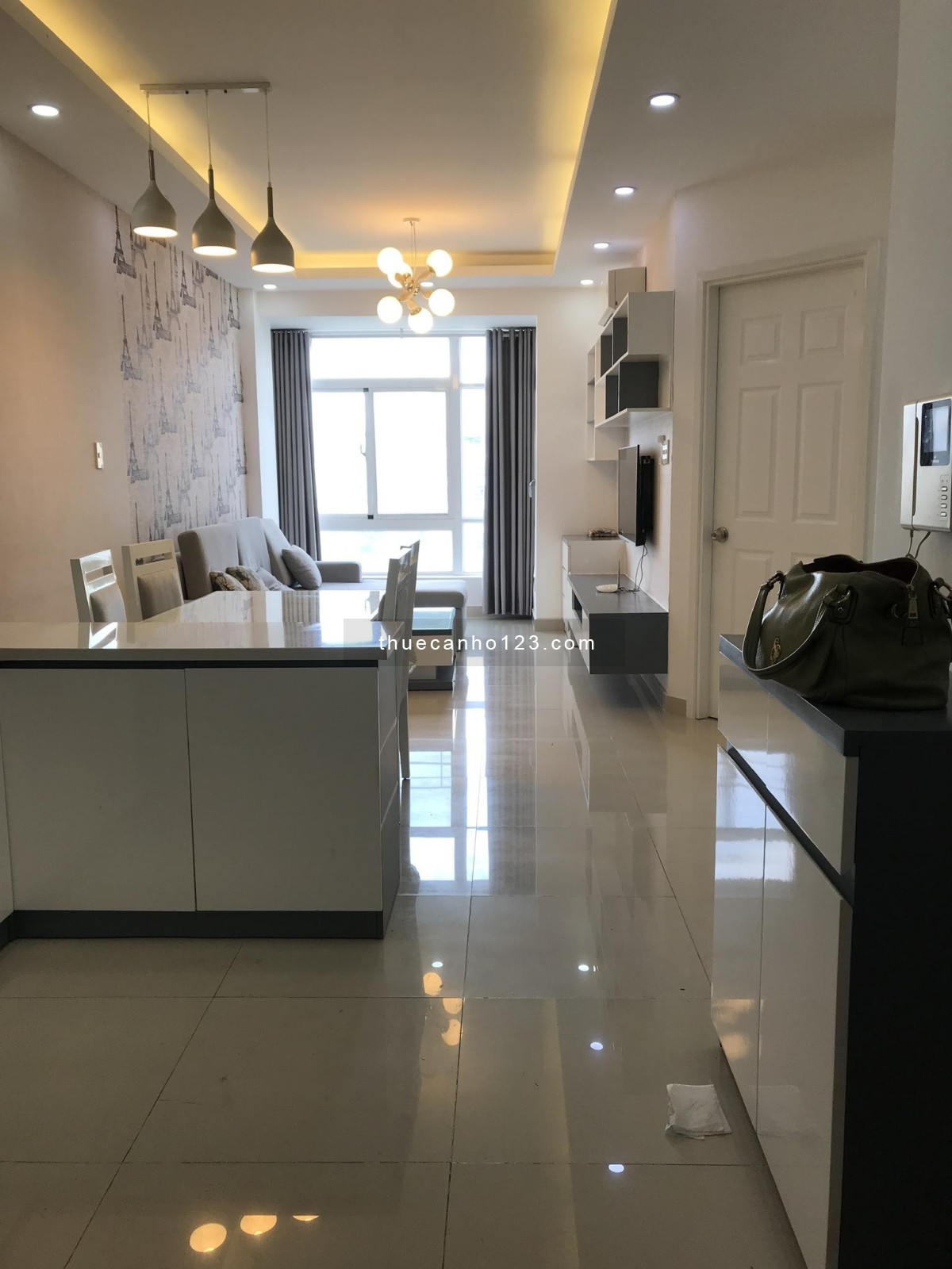 C/c Mỹ Vinh, Nguyễn T Minh Khai, Quận 3: 85m2, 2p ngủ, NTCb, 15tr/th