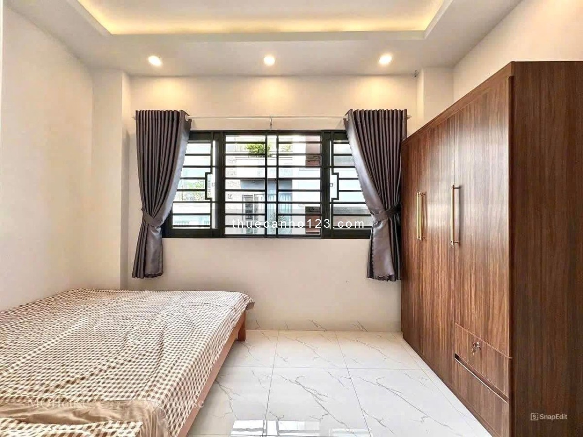 Studio full nội thất, tách bếp, cửa sổ trời, gần ngã tư Bốn Xã