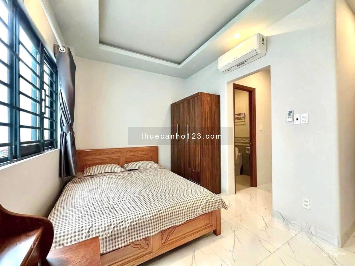 Studio full nội thất, tách bếp, cửa sổ trời, gần ngã tư Bốn Xã