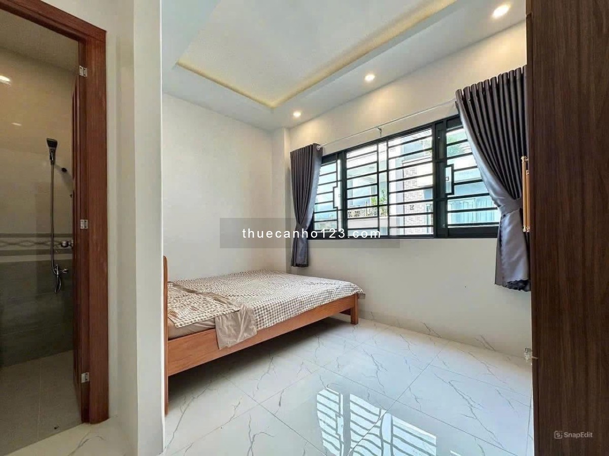 Studio full nội thất, tách bếp, cửa sổ trời, gần ngã tư Bốn Xã