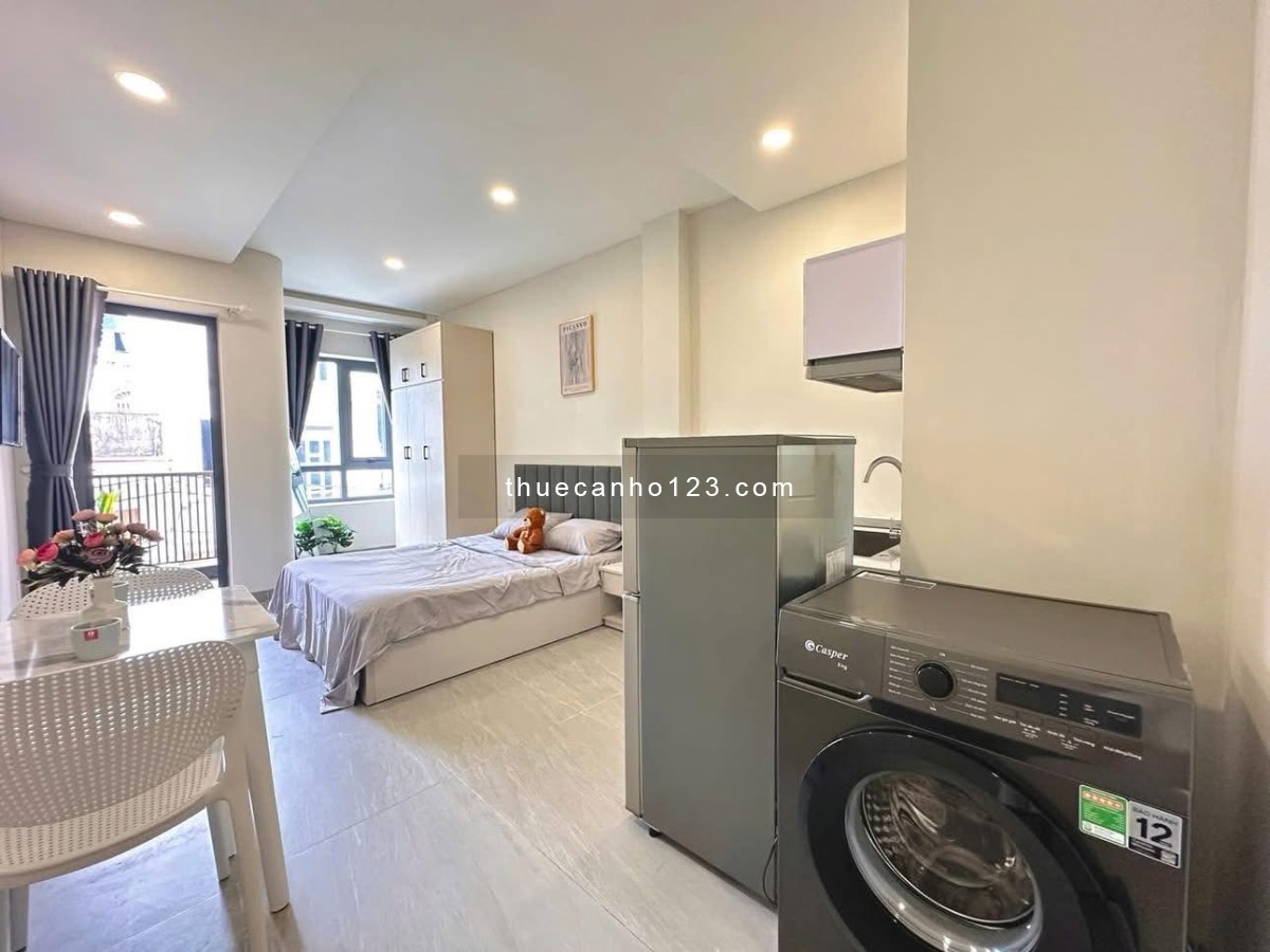 Studio ban công, đầy đủ nội thất, cách cổng sau VLU 350m