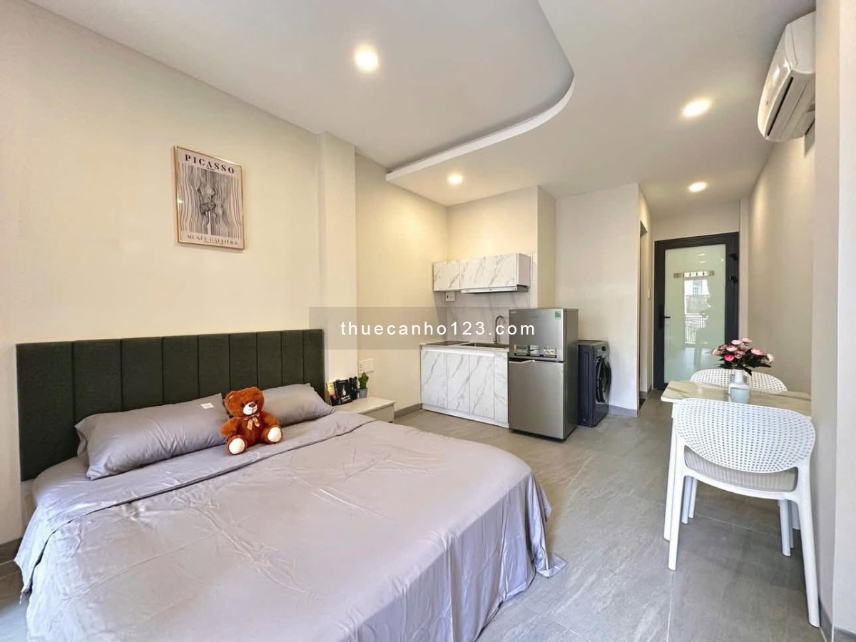 Studio ban công, đầy đủ nội thất, cách cổng sau VLU 350m