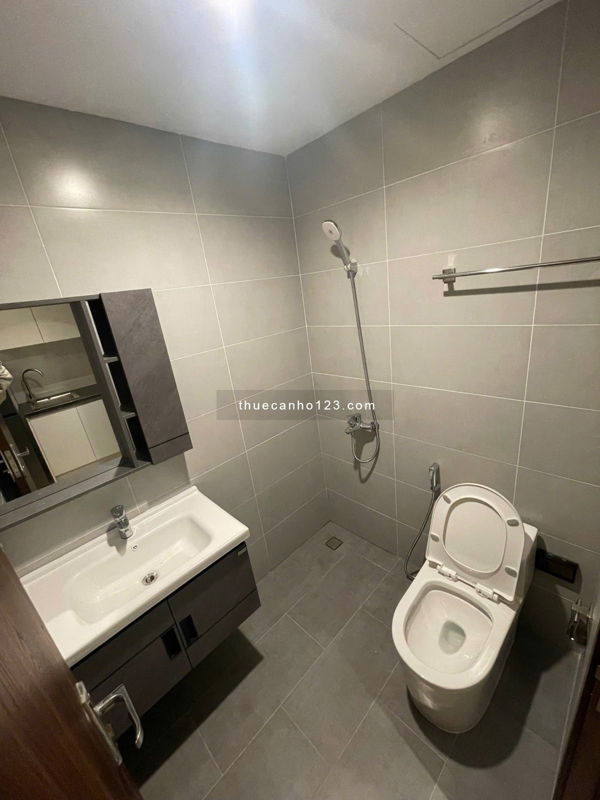 68 Apartment - Căn hộ cao cấp. Full nội thất - View thoáng - Giá tốt.