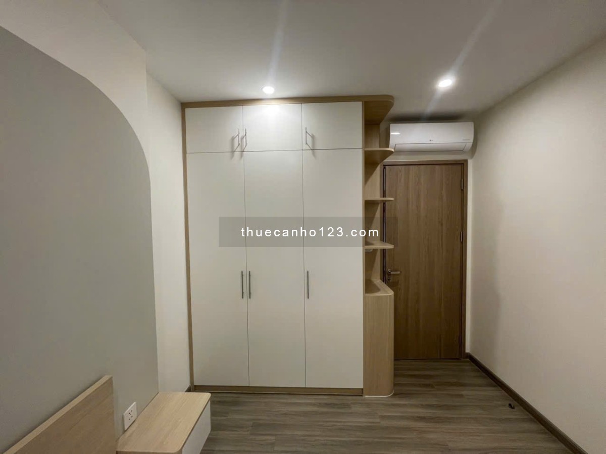 Cho thuê căn hộ 2PN – 2WC full nội thất cao cấp: mới 100%, ở liền.