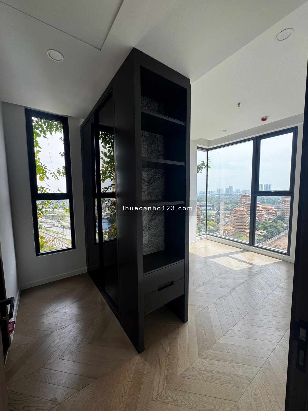 Thuê căn góc LUMIERE RIVERSIDE 2PN – NTCB 77m2 35 TRIỆU, Thảo Điền, quận 2, view song đẹp