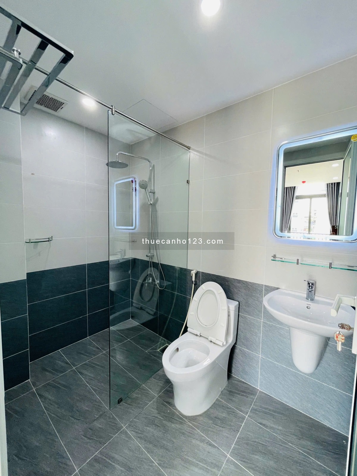 Cho Thuê Căn Hộ 1PN Ban Công Full Nội Thất Cao Cấp, Decor Tinh Tế - Khu Dân Trí Cao, Yên Tĩnh