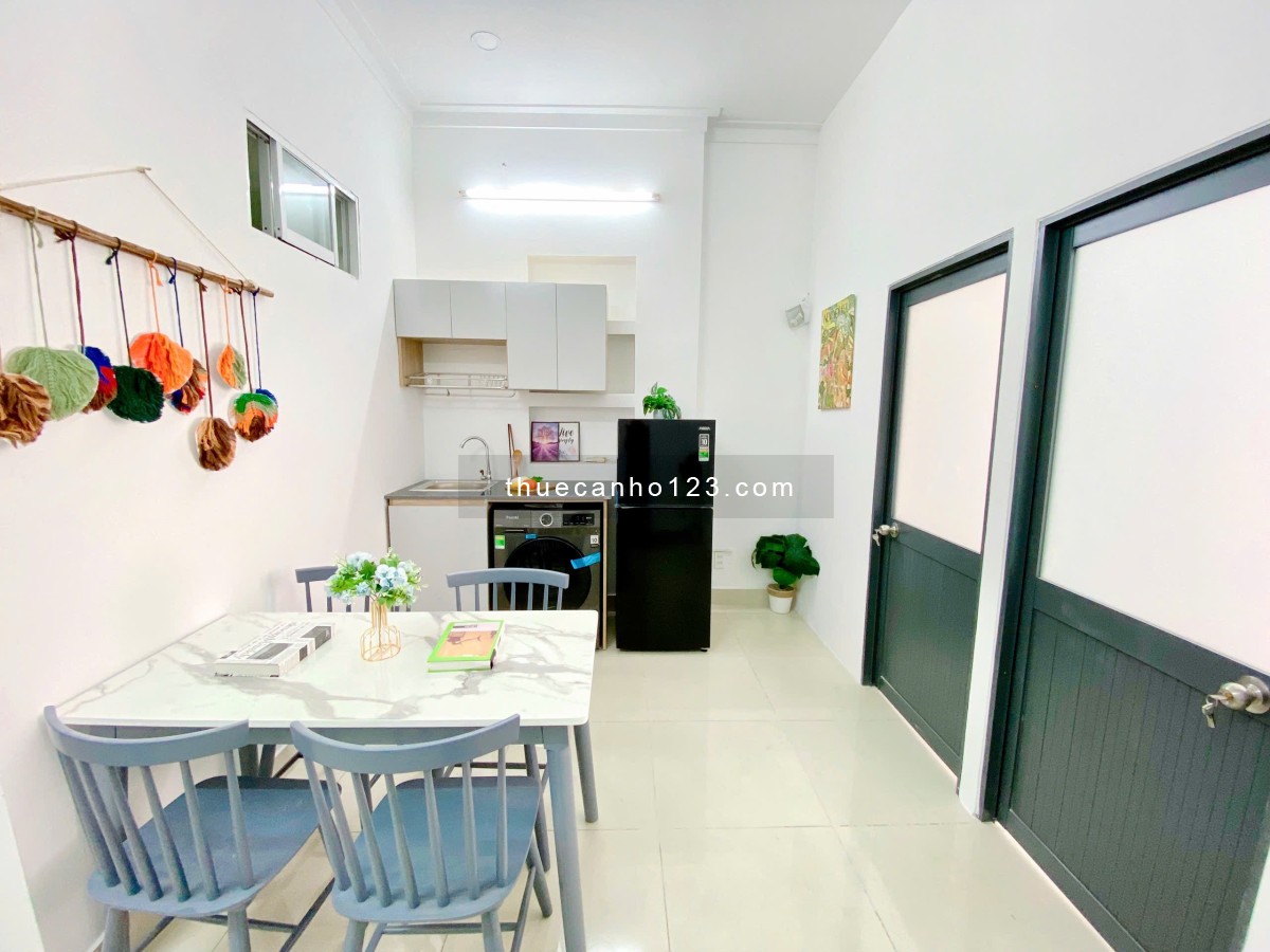 Căn hộ 2 phòng ngủ full nội thất, ban công Tân Bình ngay cung đường Cộng Hoà
