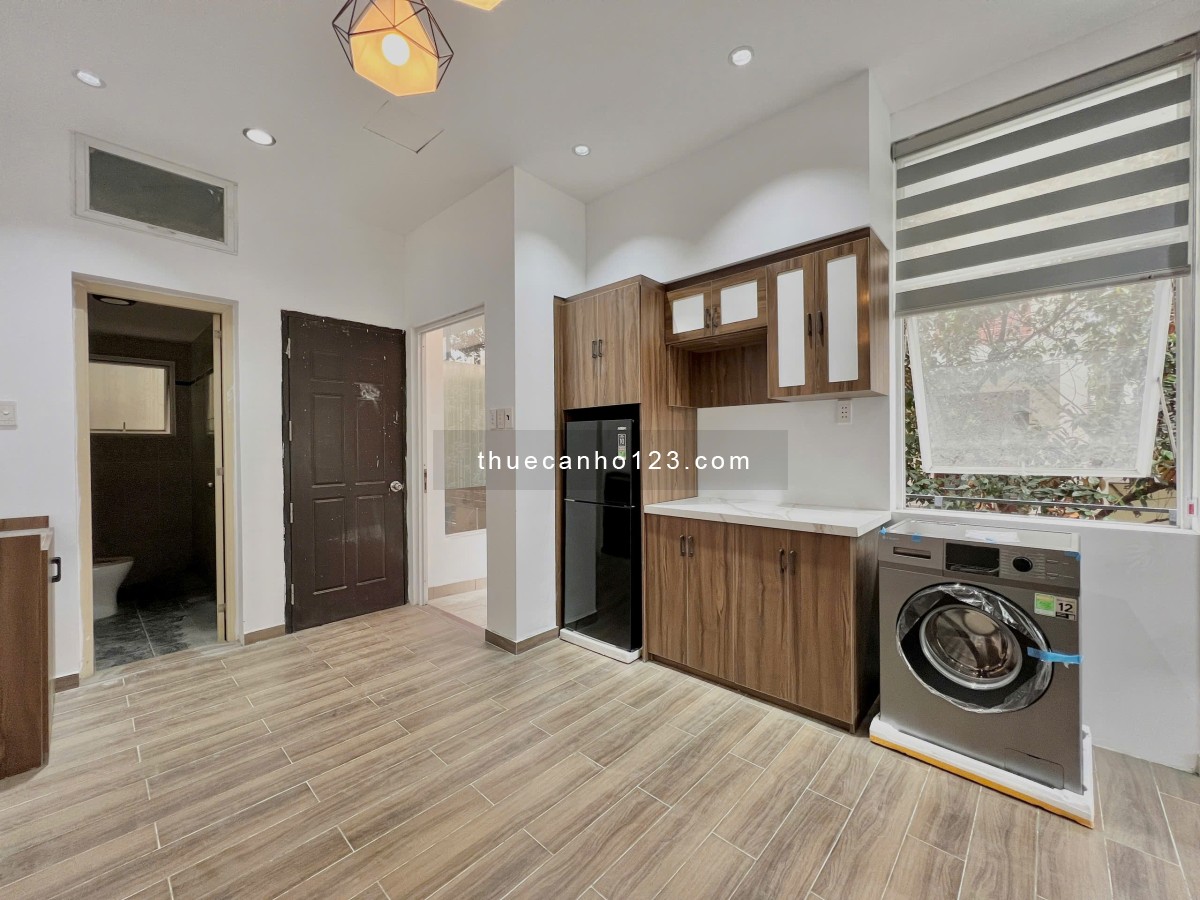 Cho thuê CHDV tách bếp ban công nội thất cao cấp ngay tòa Sky Center giáp Phú Nhuận