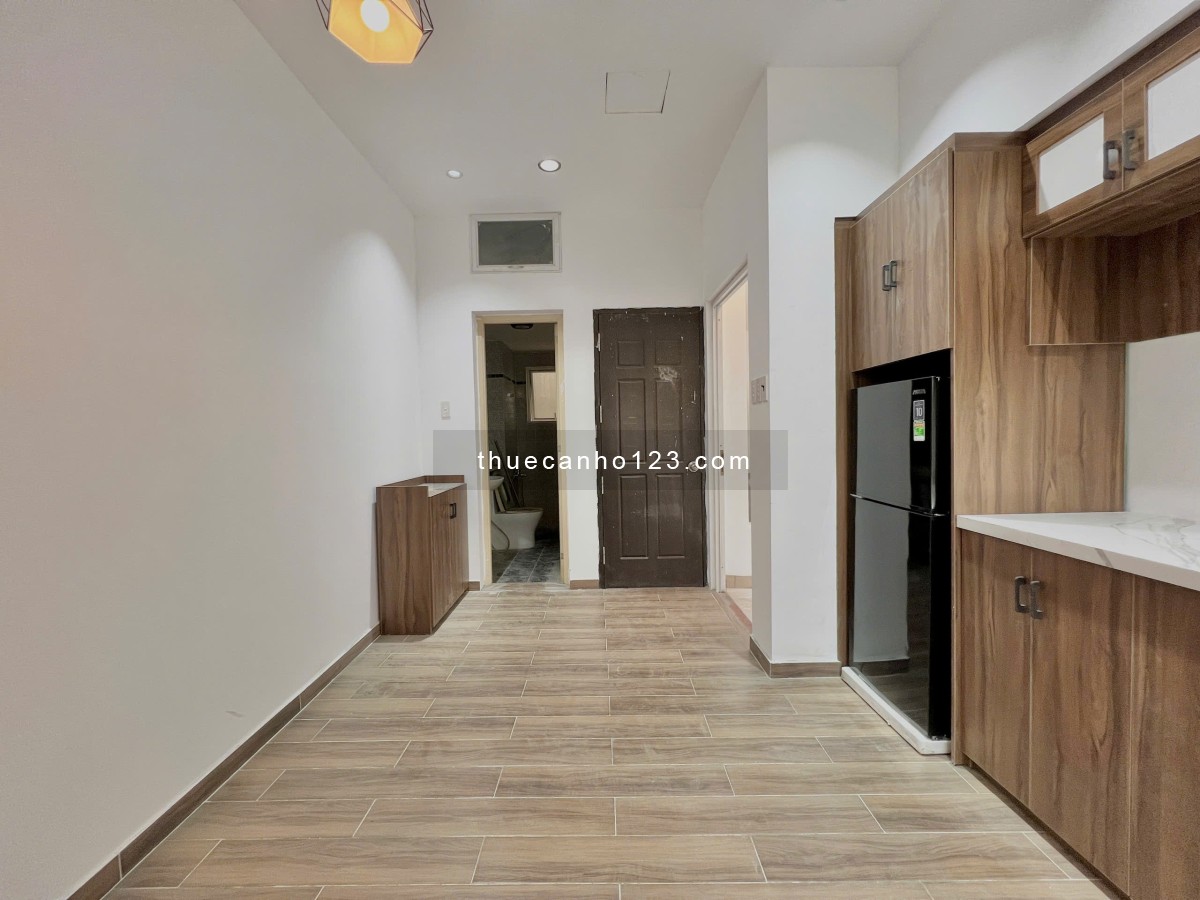 Cho thuê CHDV tách bếp ban công nội thất cao cấp ngay tòa Sky Center giáp Phú Nhuận
