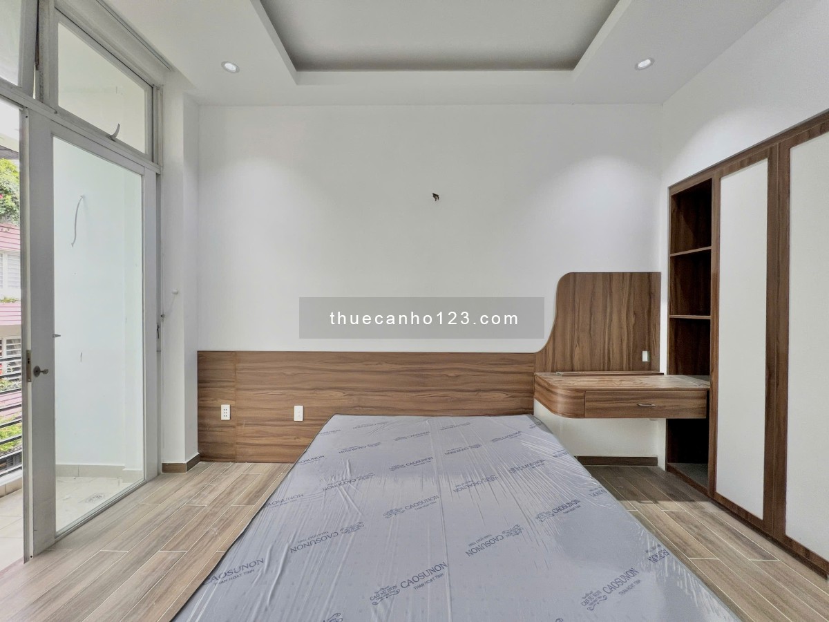 Cho thuê CHDV tách bếp ban công nội thất cao cấp ngay tòa Sky Center giáp Phú Nhuận