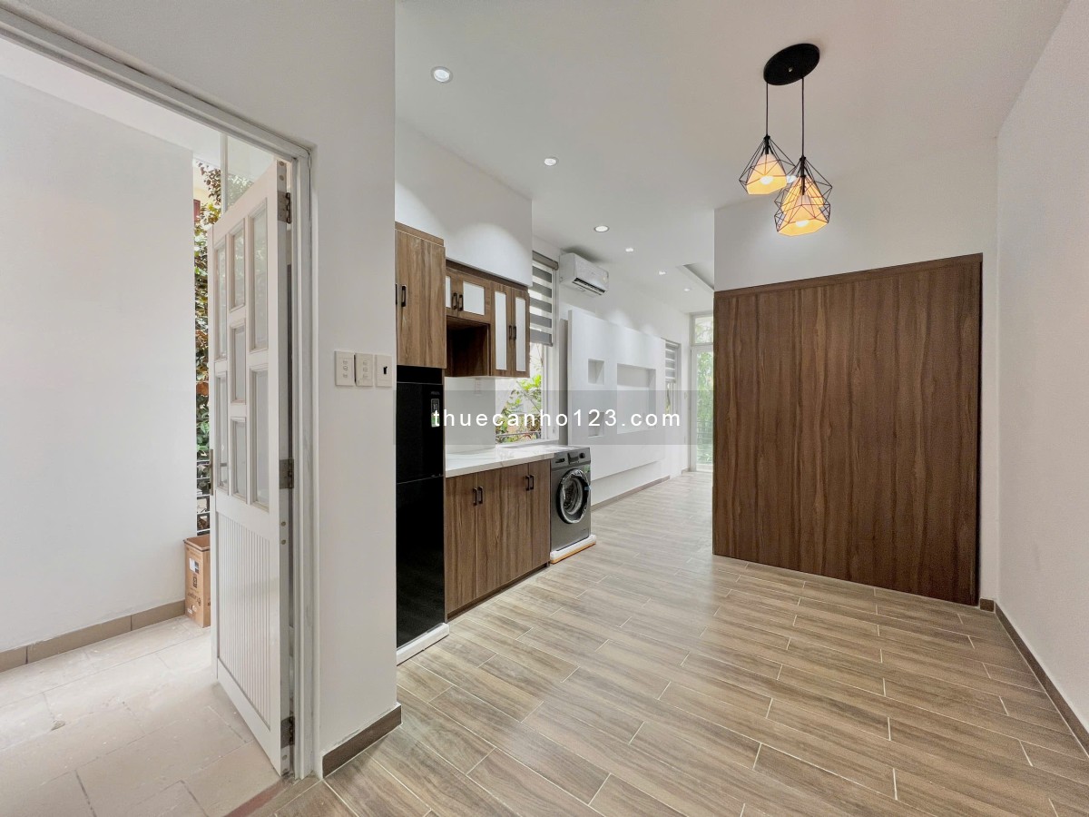 Cho thuê CHDV tách bếp ban công nội thất cao cấp ngay tòa Sky Center giáp Phú Nhuận