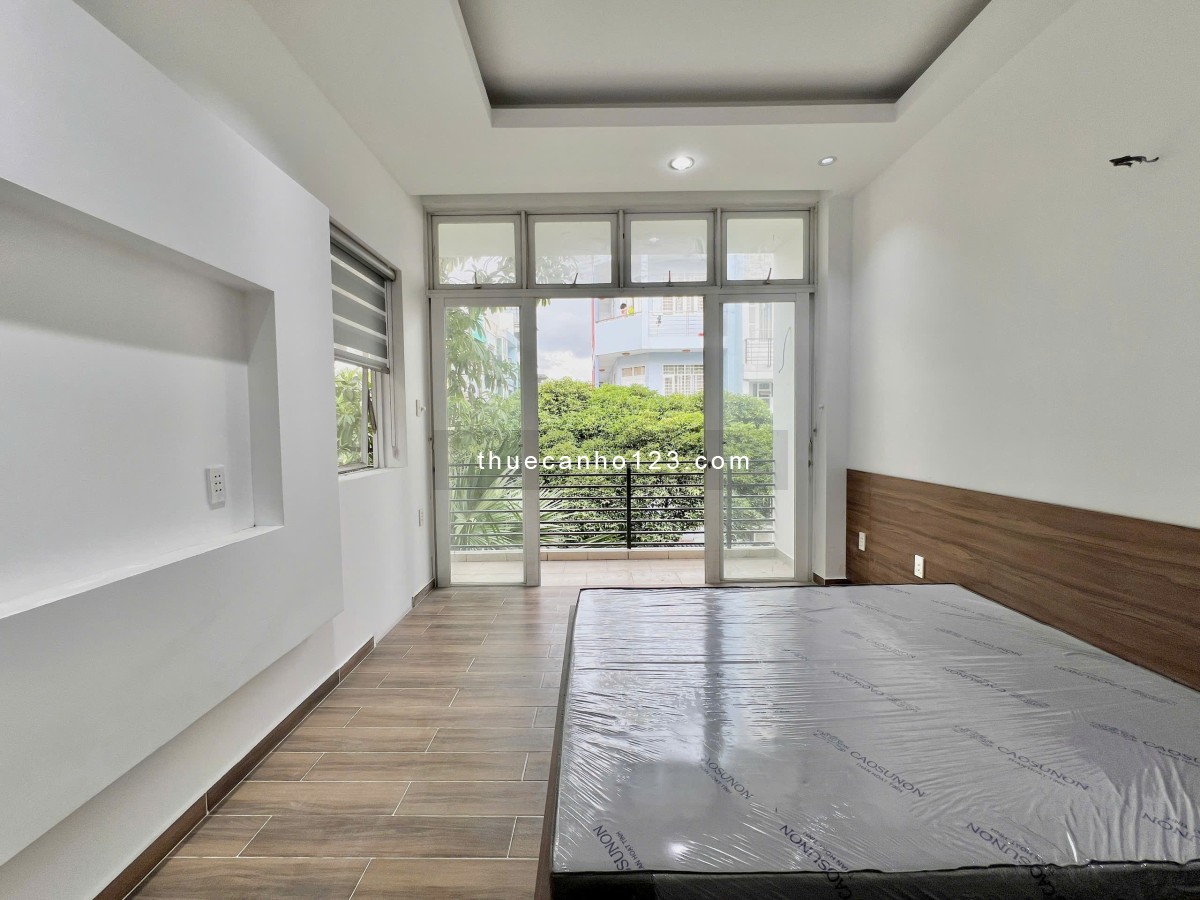 Cho thuê CHDV tách bếp ban công nội thất cao cấp ngay tòa Sky Center giáp Phú Nhuận