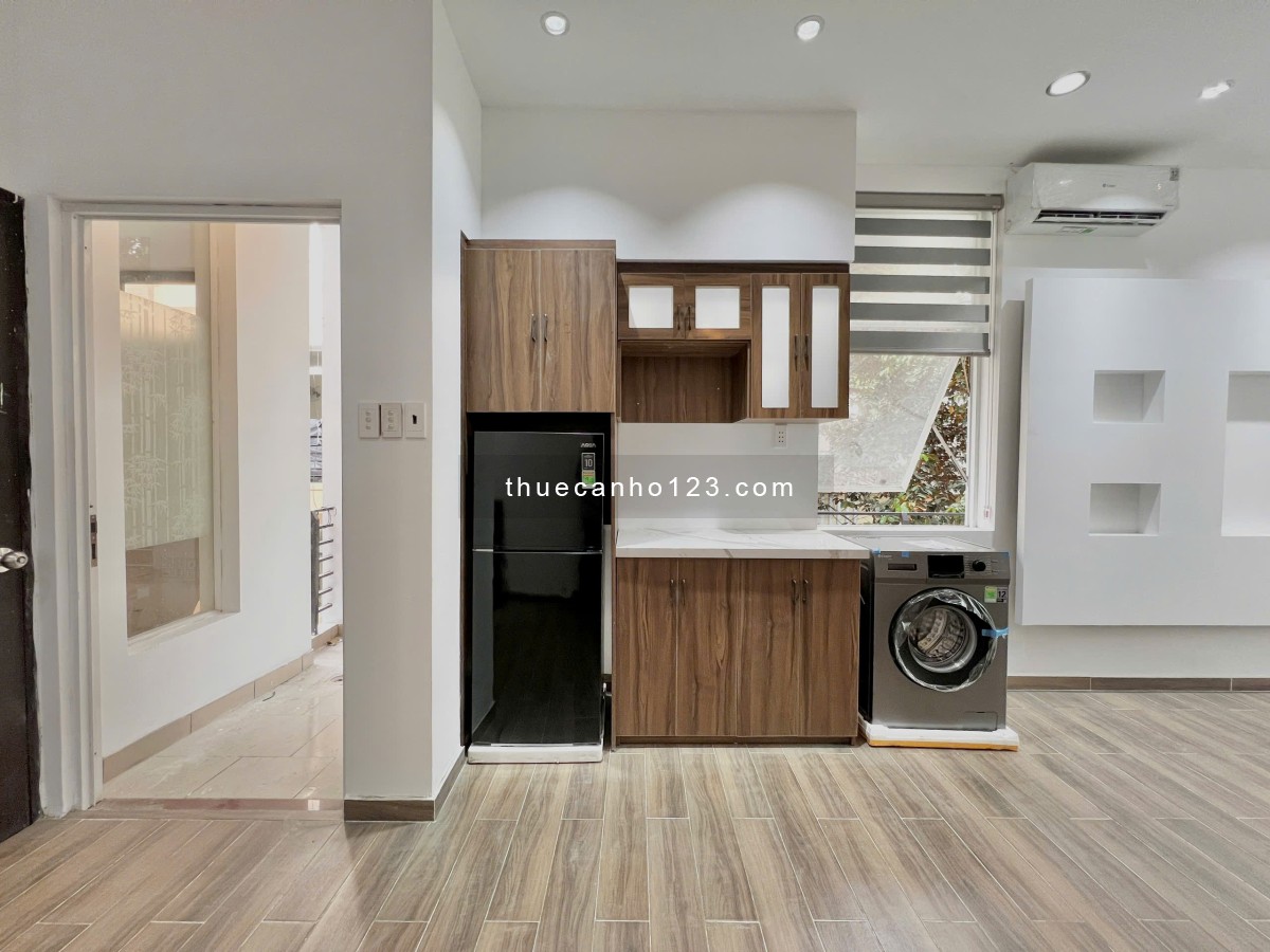 Cho thuê CHDV tách bếp ban công nội thất cao cấp ngay tòa Sky Center giáp Phú Nhuận