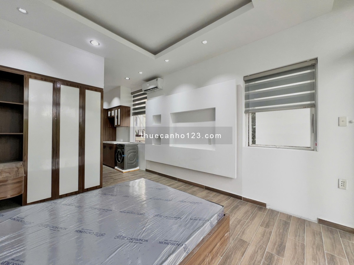 Cho thuê CHDV tách bếp ban công nội thất cao cấp ngay tòa Sky Center giáp Phú Nhuận