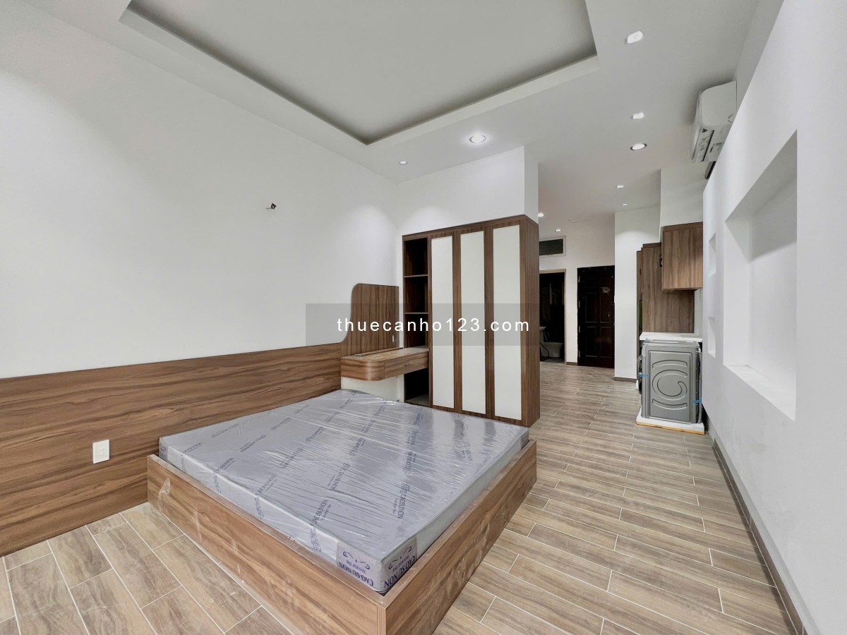 Cho thuê CHDV tách bếp ban công nội thất cao cấp ngay tòa Sky Center giáp Phú Nhuận