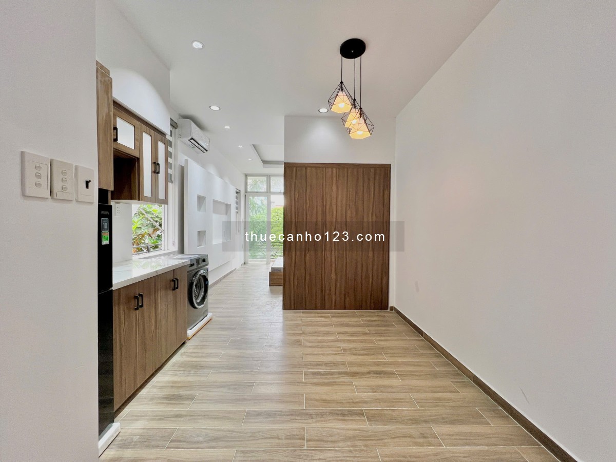 Cho thuê CHDV tách bếp ban công nội thất cao cấp ngay tòa Sky Center giáp Phú Nhuận