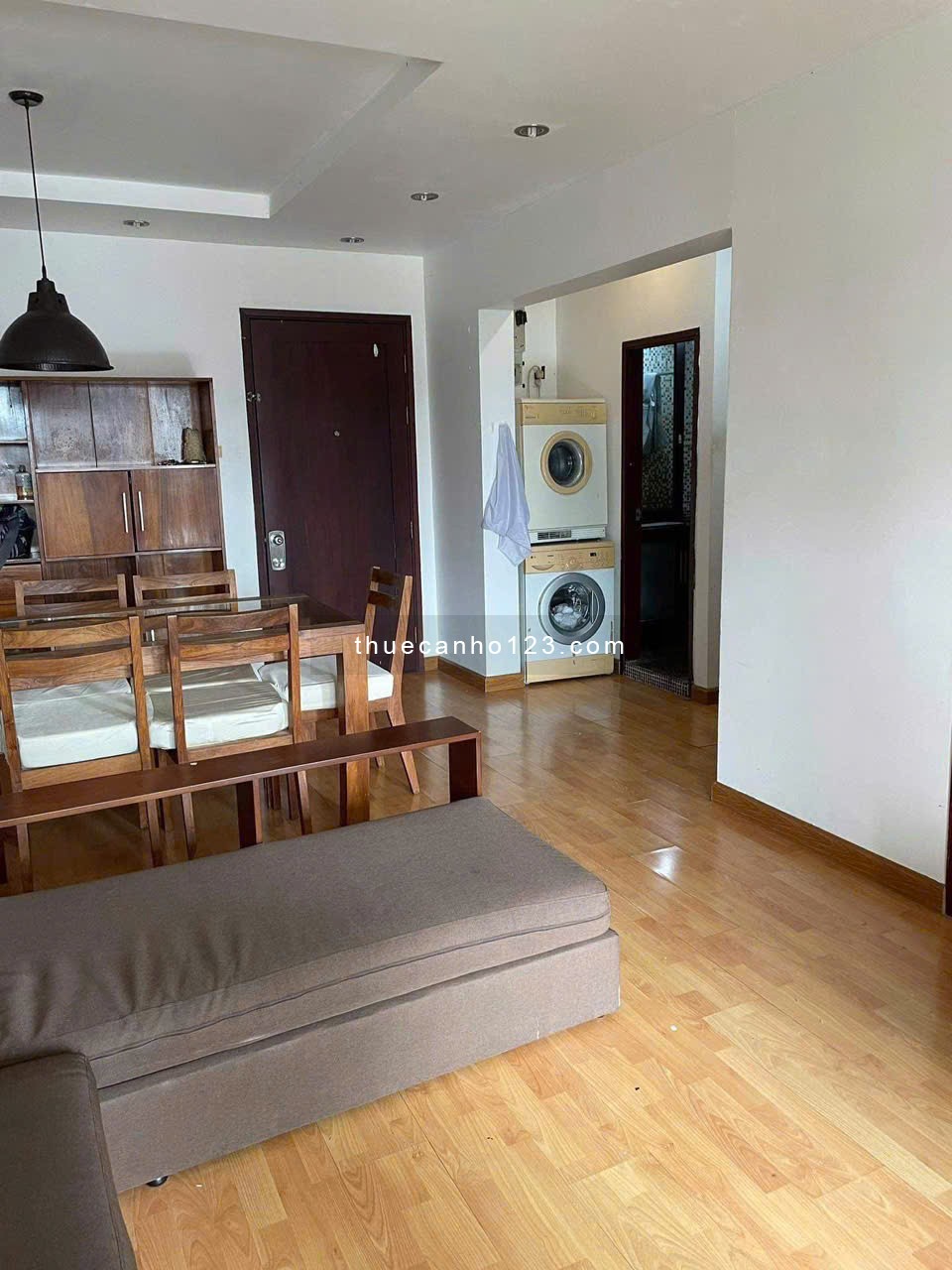 Chung cư Mỹ Vinh, NTMK, Quận 3: 2p ngủ, nội thất cơ bản, 15tr/th