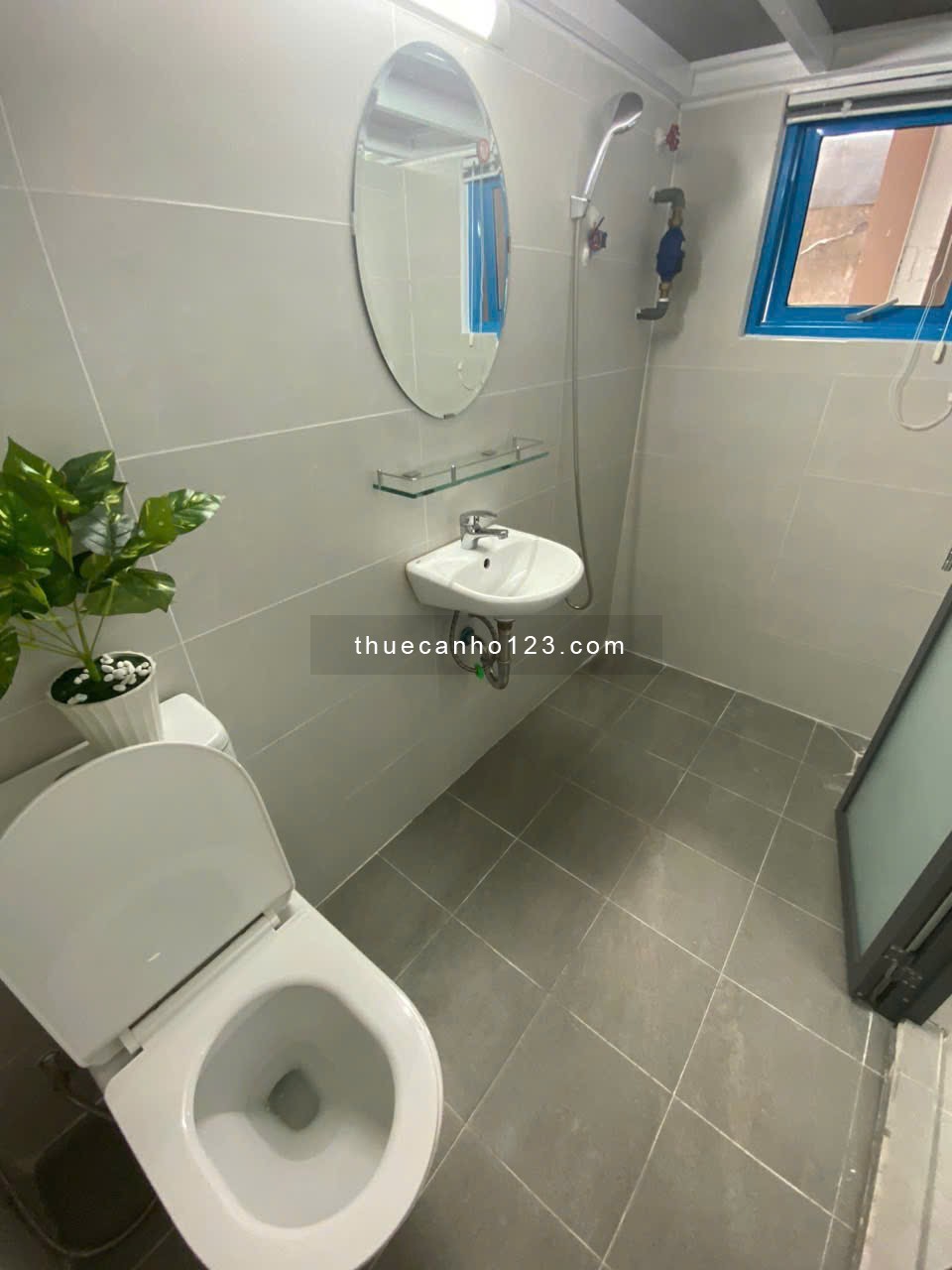 ‎Cho thuê Duplex - Có Ban Công Thoáng Mát - Máy Giặt Riêng Biệt