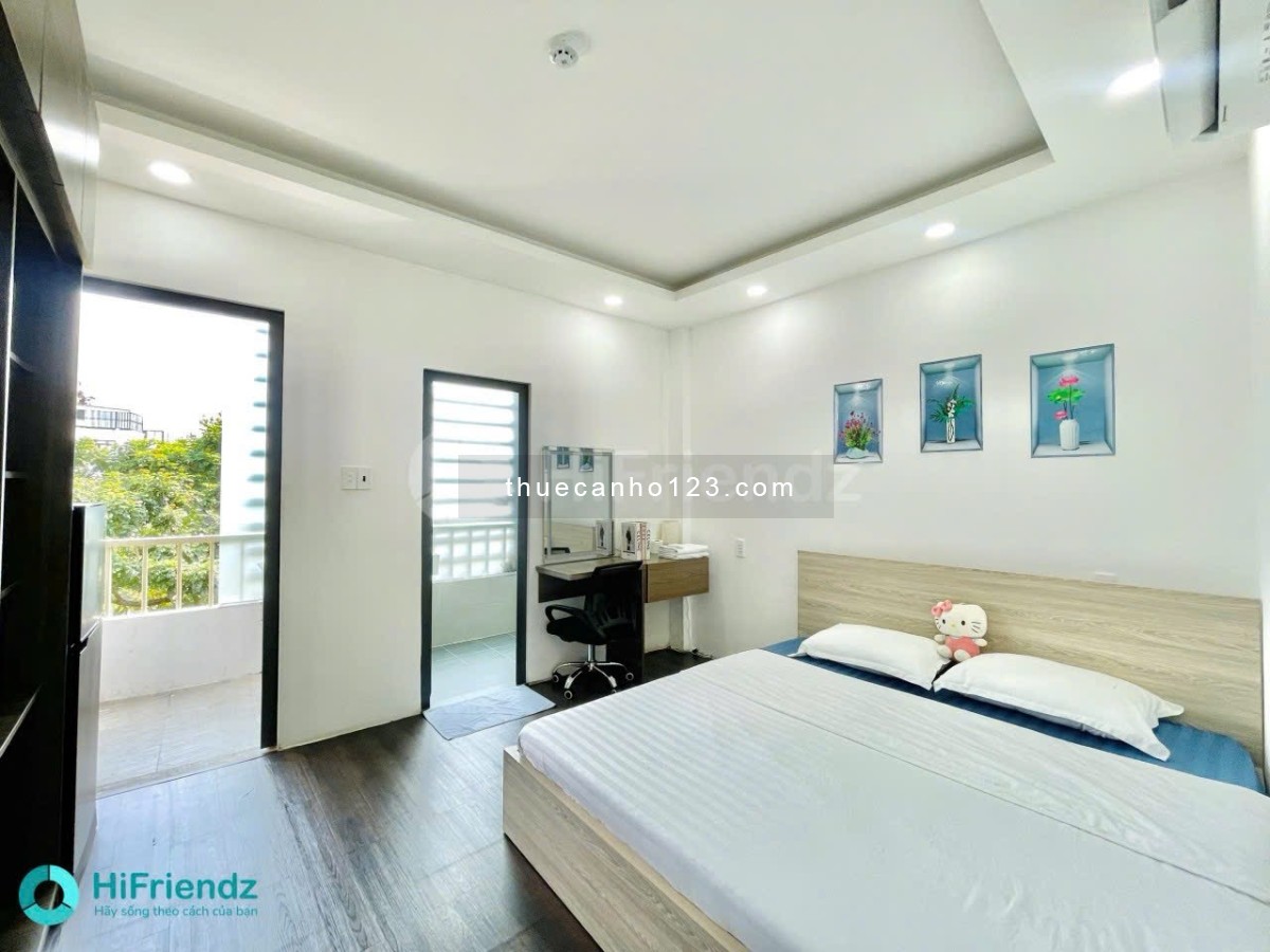 Cho thuê căn hộ ban công tách bếp tại Trường Sa thang máy nhà mặt tiền ngay kênh Nhiêu Lộc