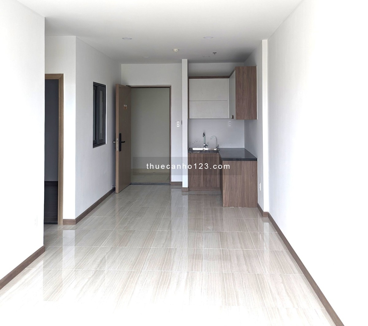 Cho thuê Kingston Residence Phú Nhuận: 71m2, 2pn, 2wc, Nội thất cơ bản, nhà đẹp ở liền