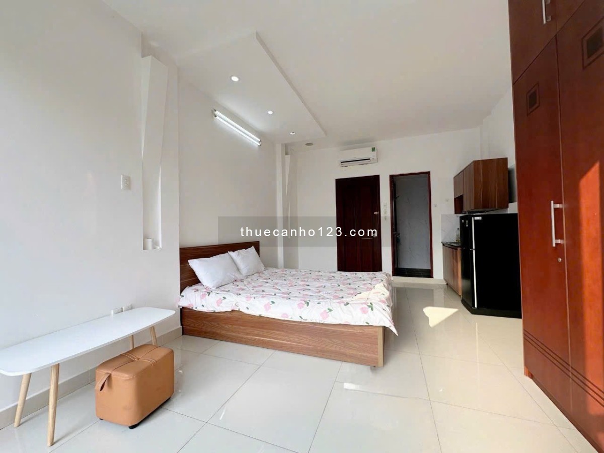 Cho thuê căn hộ quận 10 gần chung cư Hà Đô, ĐH Hoa Sen - ban công thoáng mát, đầy đủ tiện nghi