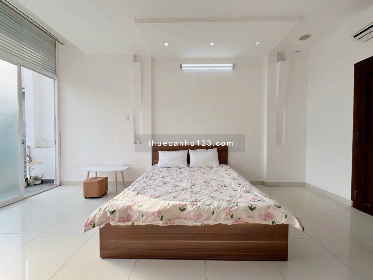 Cho thuê căn hộ quận 10 gần chung cư Hà Đô, ĐH Hoa Sen - ban công thoáng mát, đầy đủ tiện nghi
